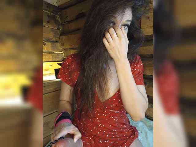 DariMneLubov webcam