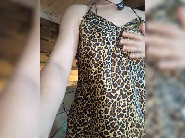 DariMneLubov webcam