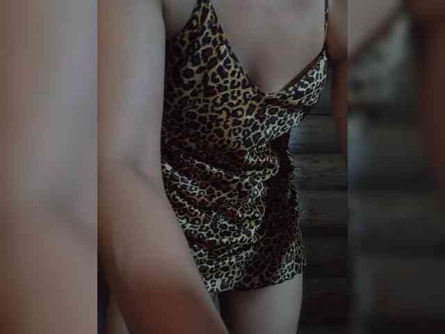 DariMneLubov webcam