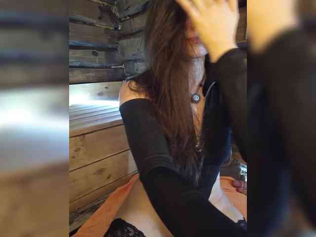 DariMneLubov webcam