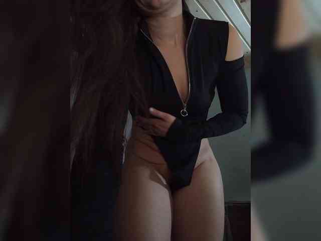 DariMneLubov webcam