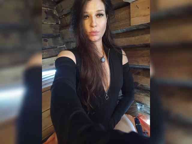 DariMneLubov webcam