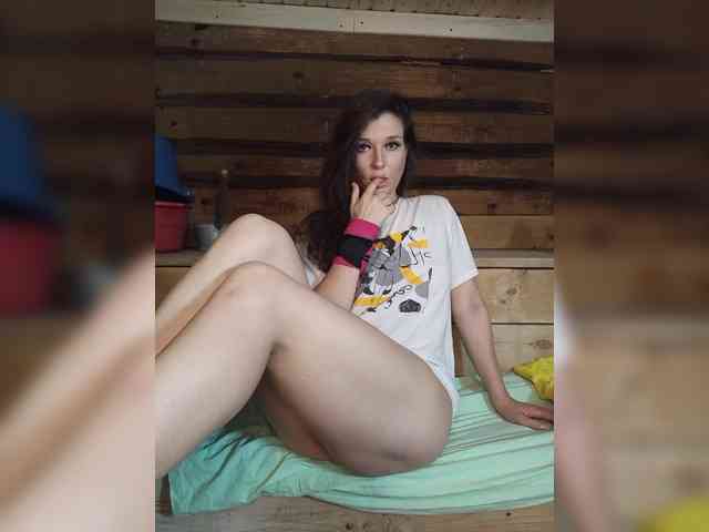 DariMneLubov webcam