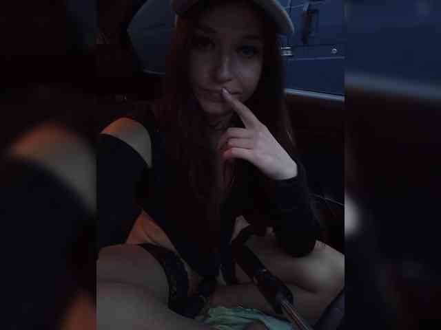 DariMneLubov webcam