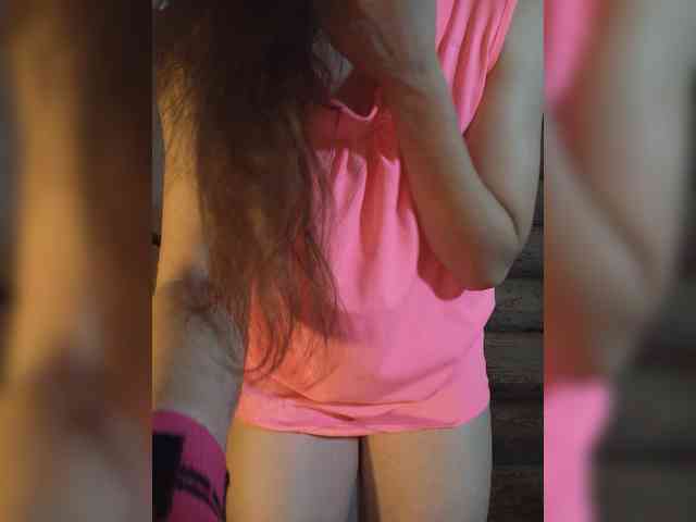 DariMneLubov webcam
