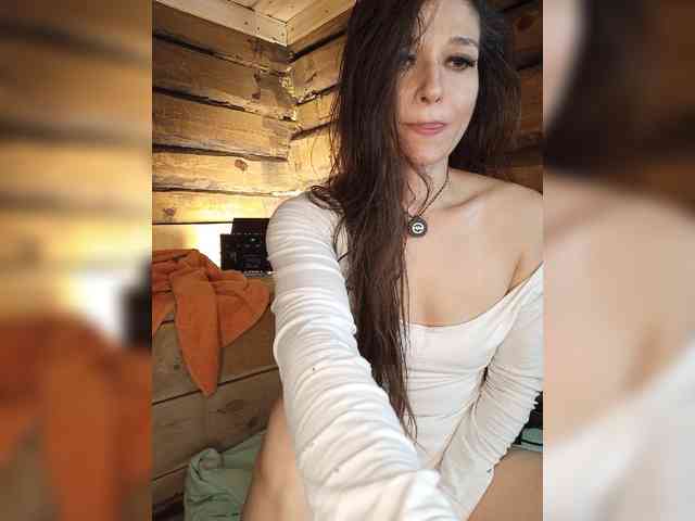 DariMneLubov webcam