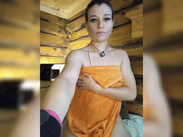 DariMneLubov webcam