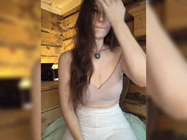 DariMneLubov webcam
