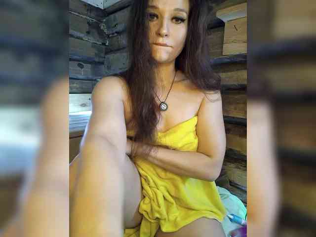 DariMneLubov webcam