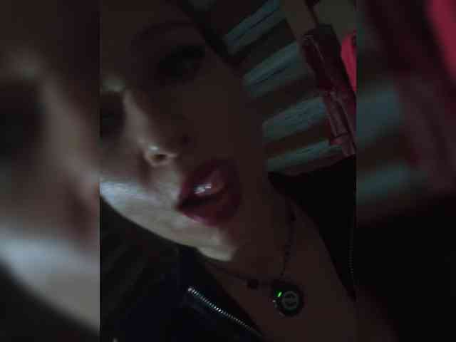 DariMneLubov webcam