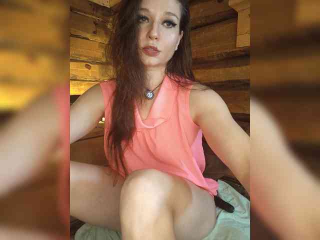 DariMneLubov webcam