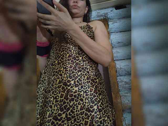 DariMneLubov webcam