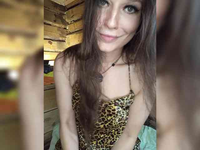DariMneLubov webcam