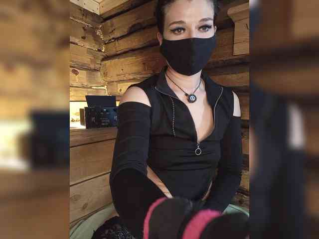 DariMneLubov webcam