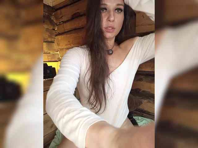 DariMneLubov webcam