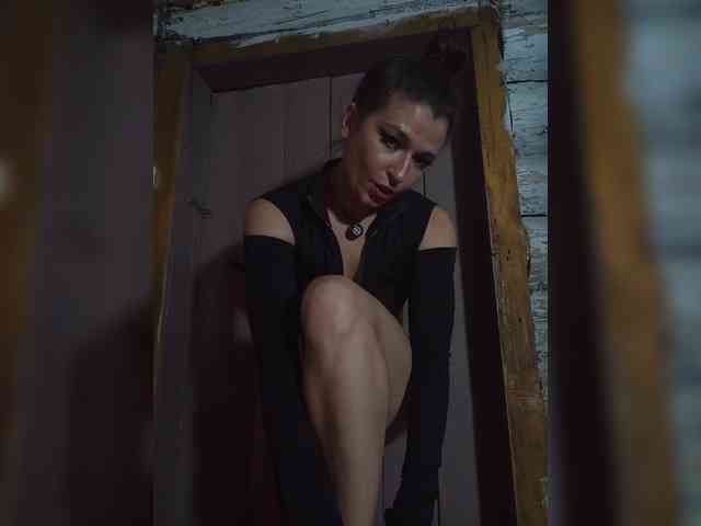 DariMneLubov webcam