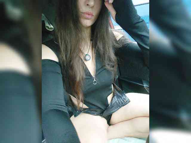 DariMneLubov webcam