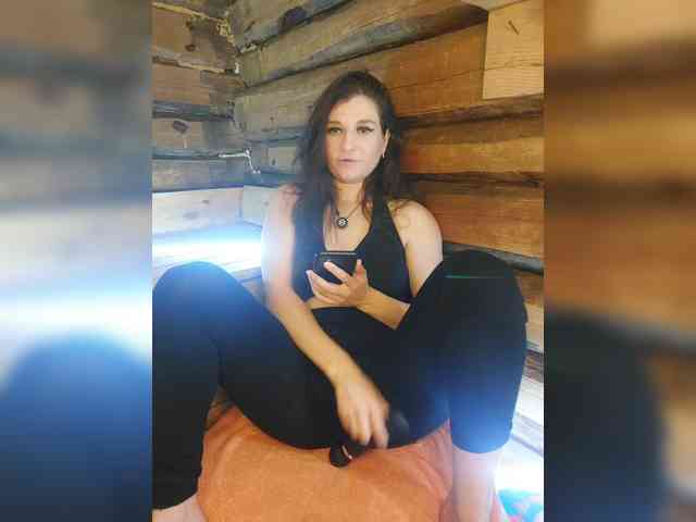 DariMneLubov webcam