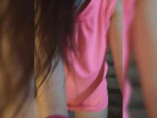 DariMneLubov webcam