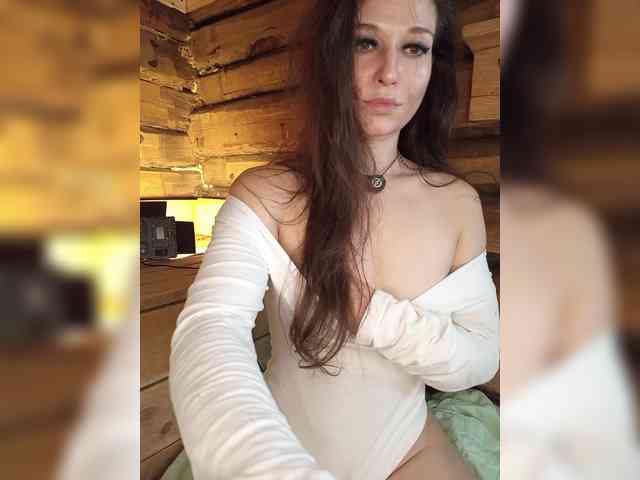 DariMneLubov webcam
