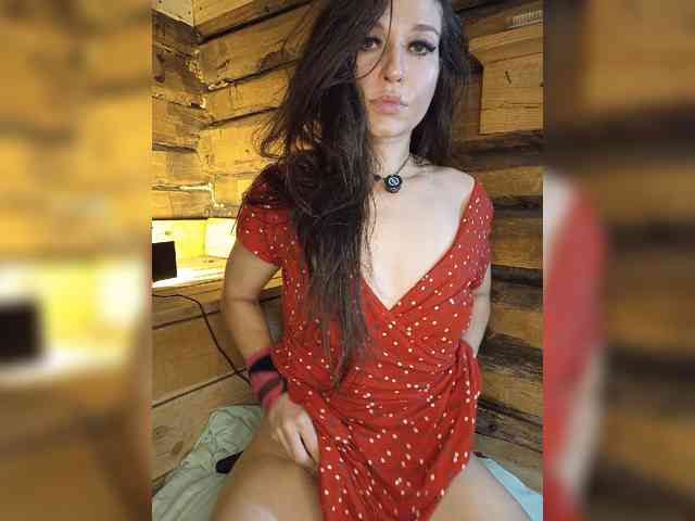 DariMneLubov webcam