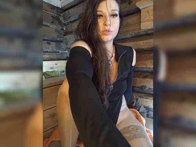 DariMneLubov webcam