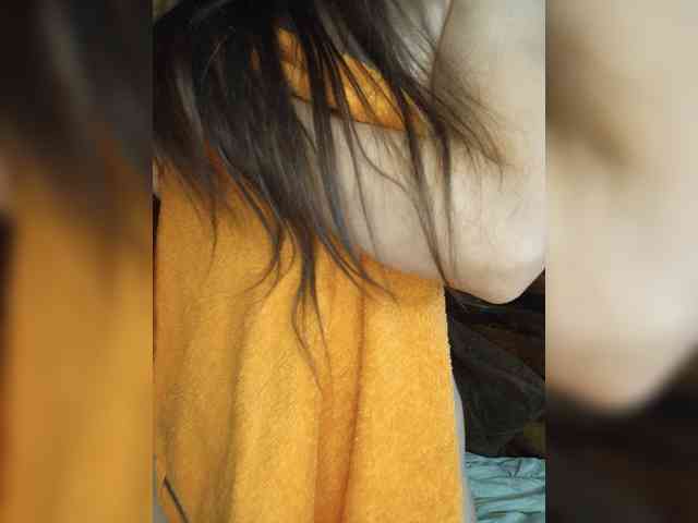 DariMneLubov webcam