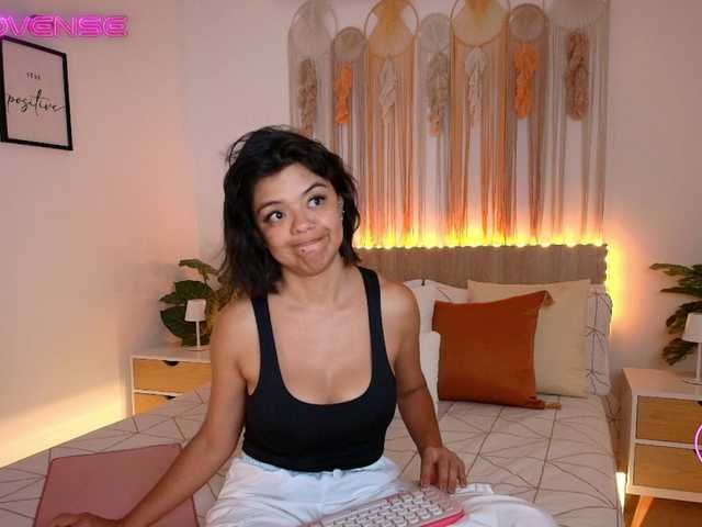 EvyOwens live cam on BongaCams