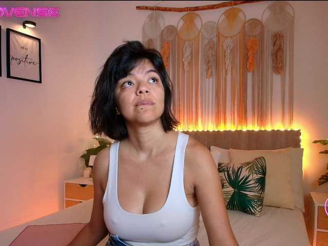 EvyOwens live cam on BongaCams