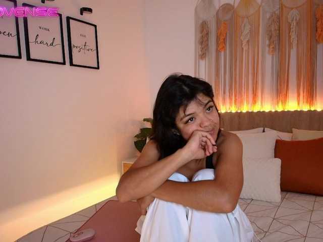 EvyOwens live cam on BongaCams