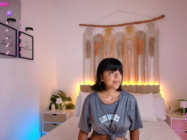 EvyOwens's BongaCams show and profile