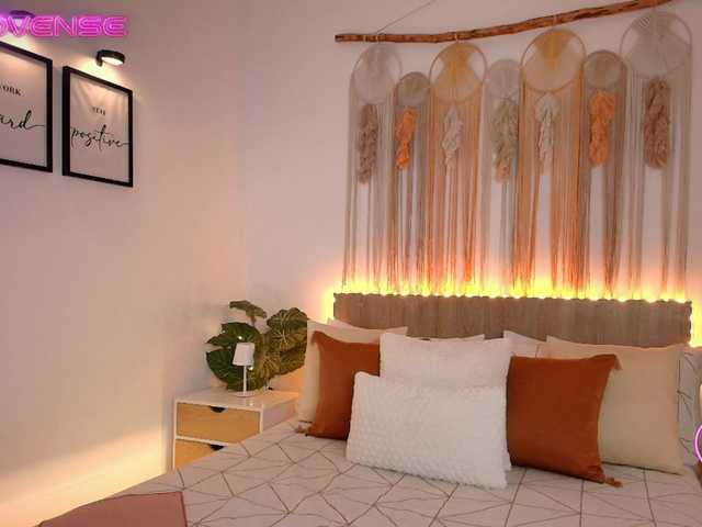 EvyOwens — live female cam