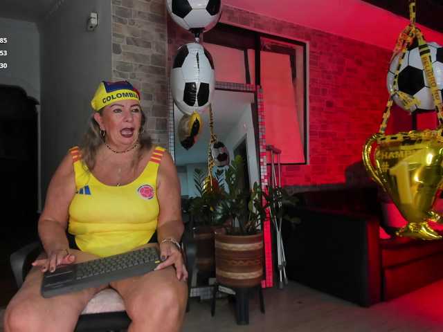 mature-younga live cam on BongaCams