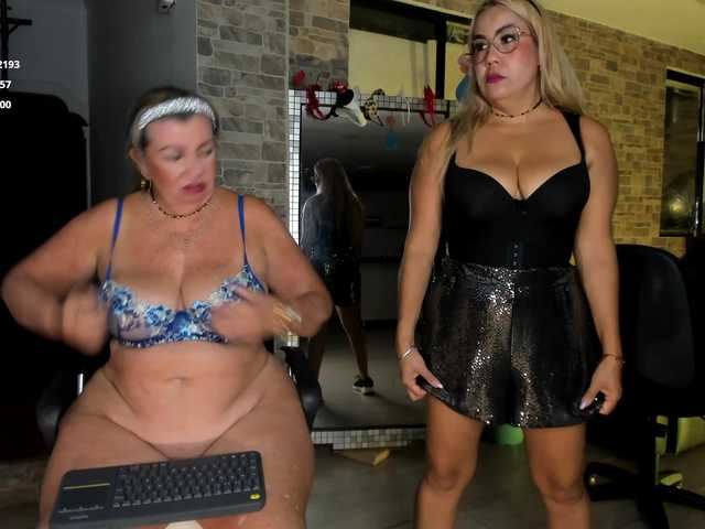mature-younga live cam on BongaCams