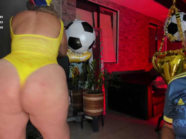 mature-younga live cam on BongaCams