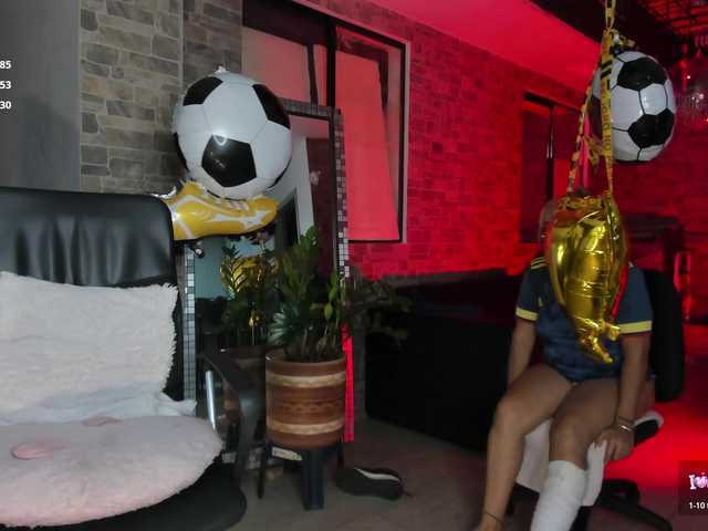 mature-younga live cam on BongaCams