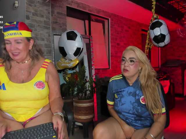 mature-younga live cam on BongaCams