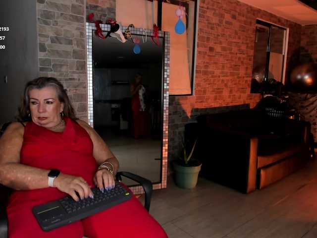 mature-younga live cam on BongaCams