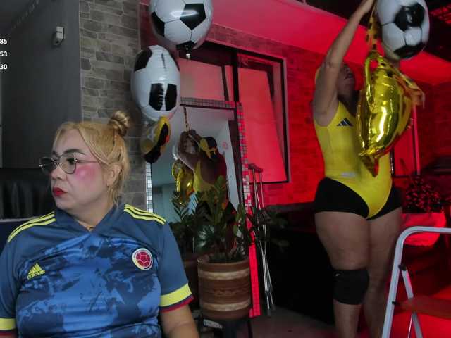 mature-younga live cam on BongaCams