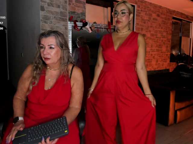mature-younga live cam on BongaCams