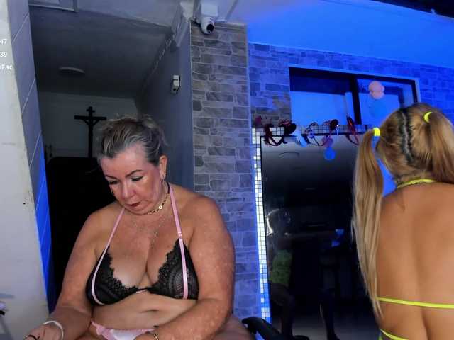 mature-younga live cam on BongaCams
