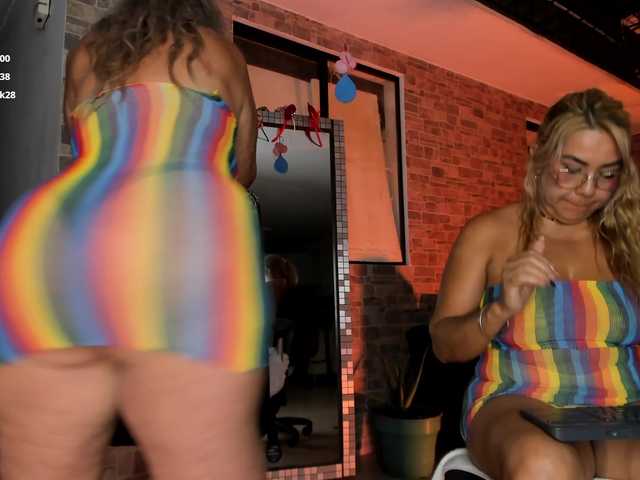 mature-younga live sex show