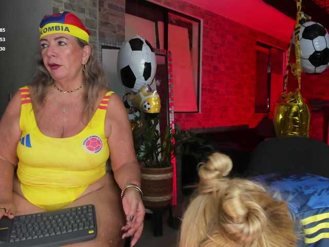 mature-younga live cam on BongaCams