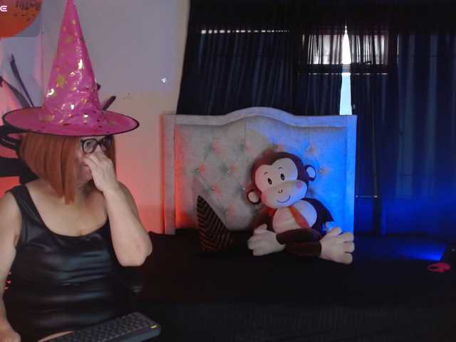 mature-younga live cam on BongaCams