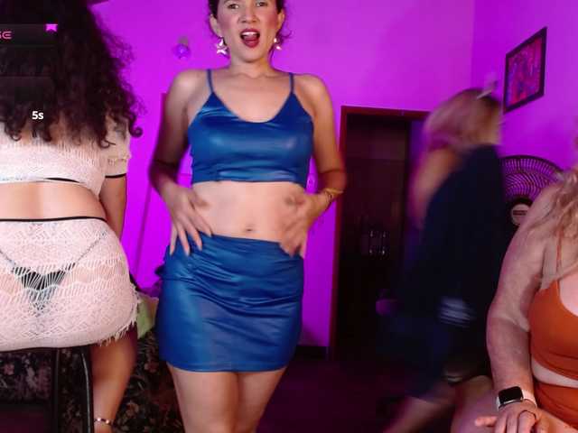mature-younga live cam