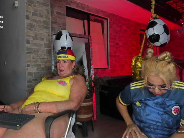 mature-younga live cam on BongaCams