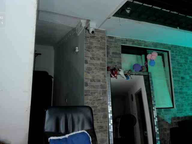 mature-younga webcam