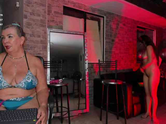 mature-younga webcam