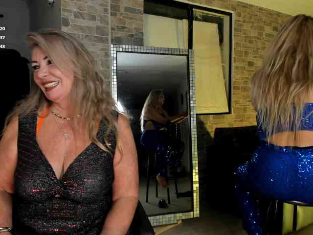 mature-younga webcam