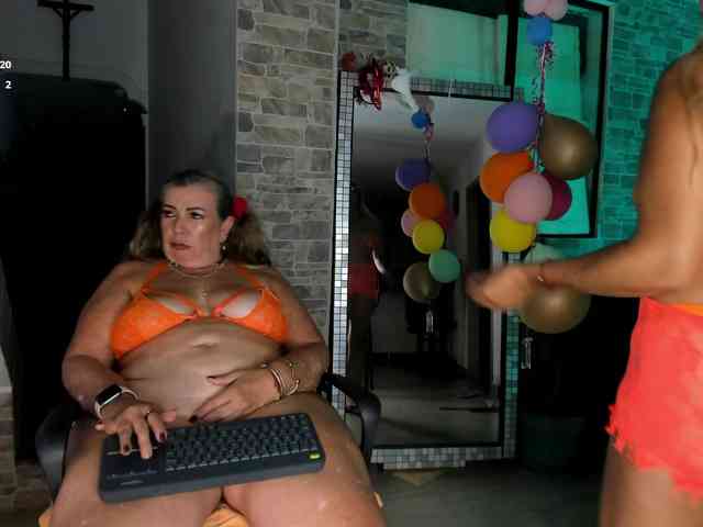 mature-younga webcam